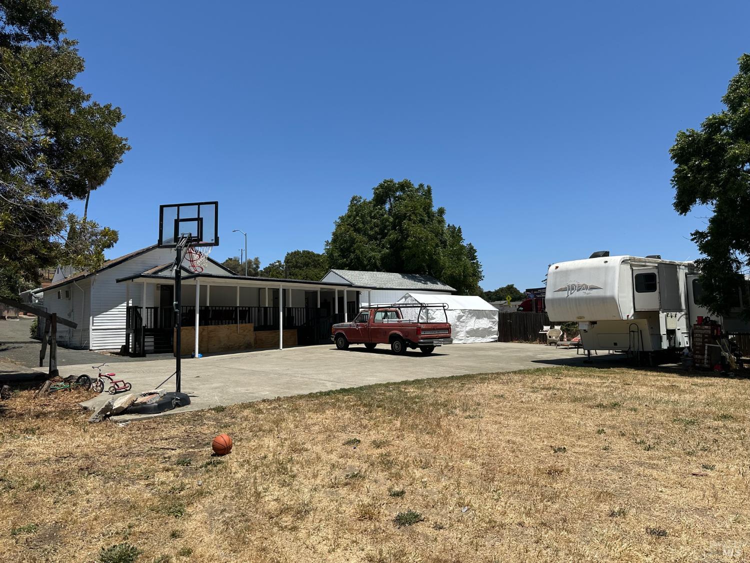 1013 Benicia Road Vallejo CA 94591