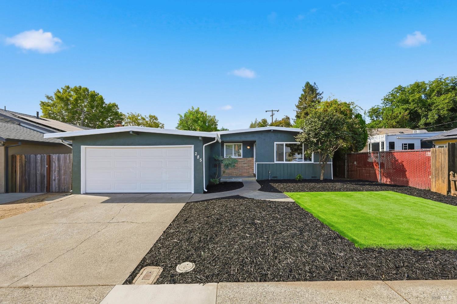 285 Hemlock Street Vacaville CA 95688