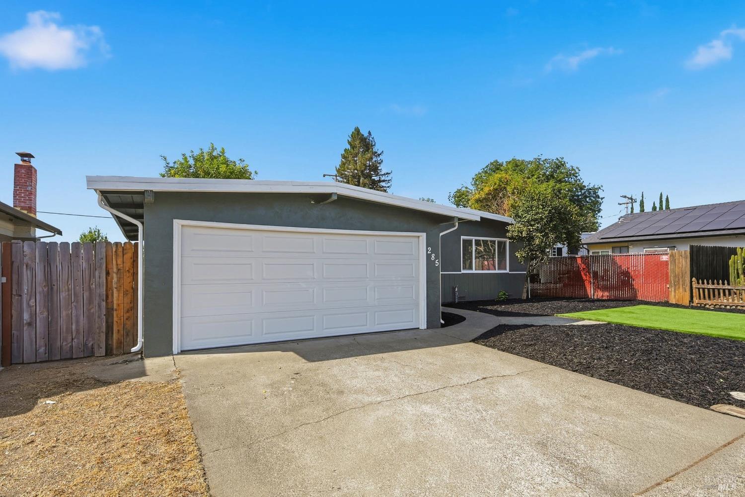 285 Hemlock Street Vacaville CA 95688