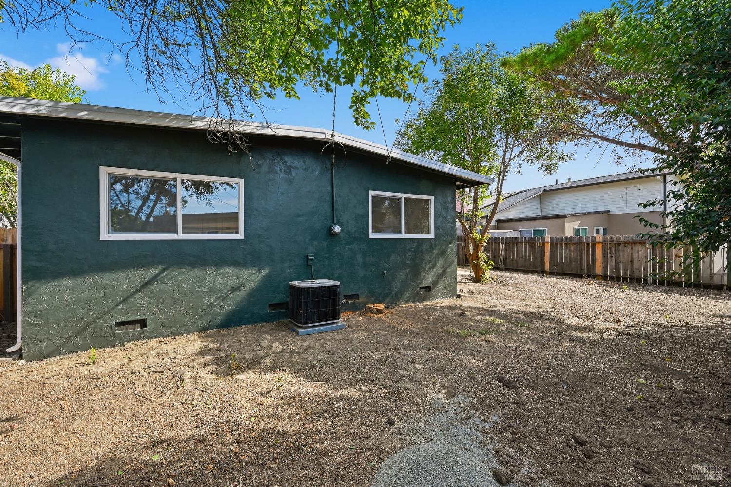 285 Hemlock Street Vacaville CA 95688
