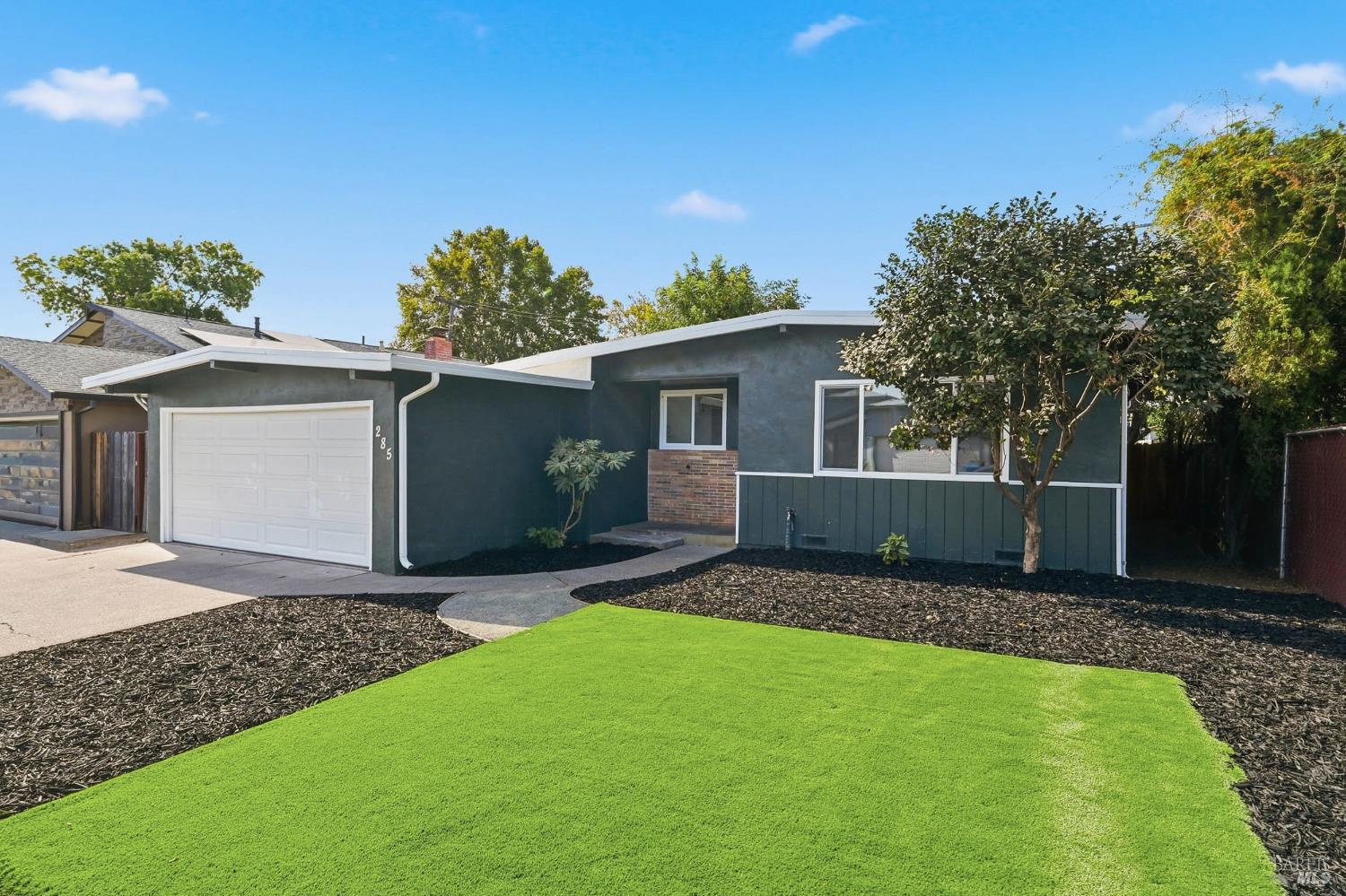 285 Hemlock Street Vacaville CA 95688