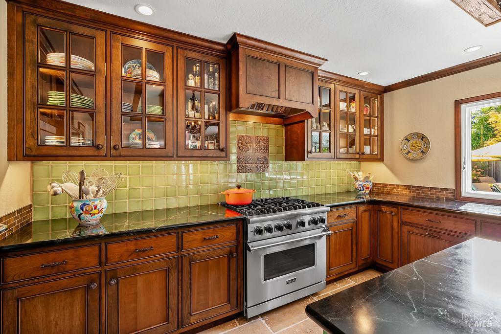 1816 Sherwood Circle Santa Rosa CA 95405