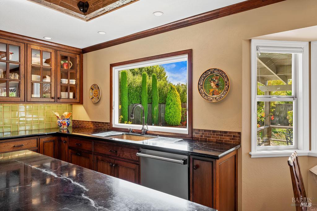 1816 Sherwood Circle Santa Rosa CA 95405