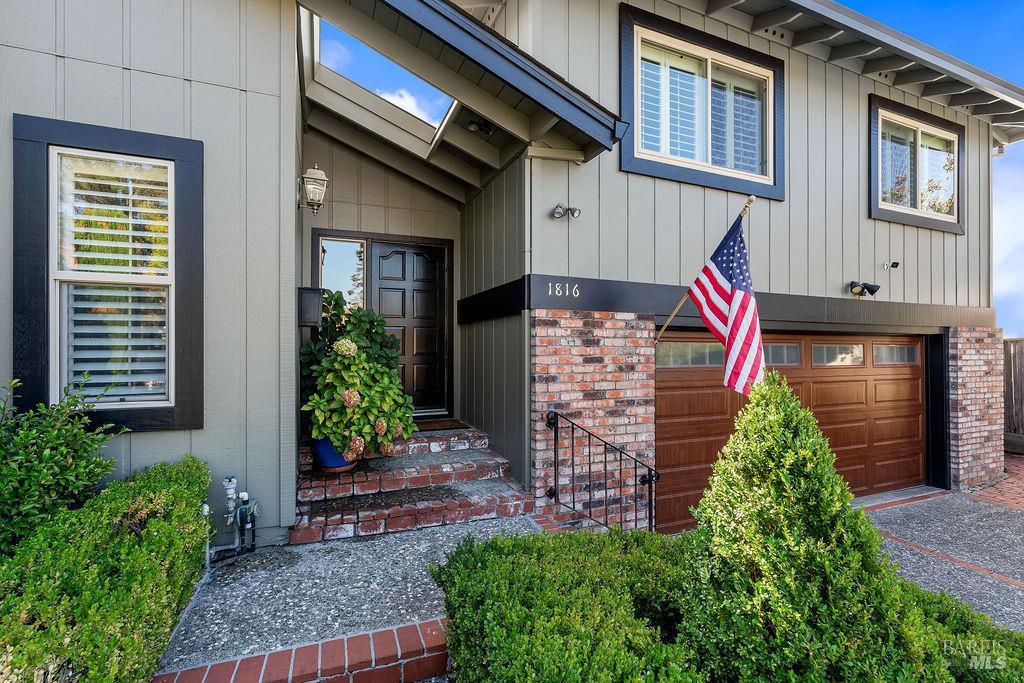 1816 Sherwood Circle Santa Rosa CA 95405