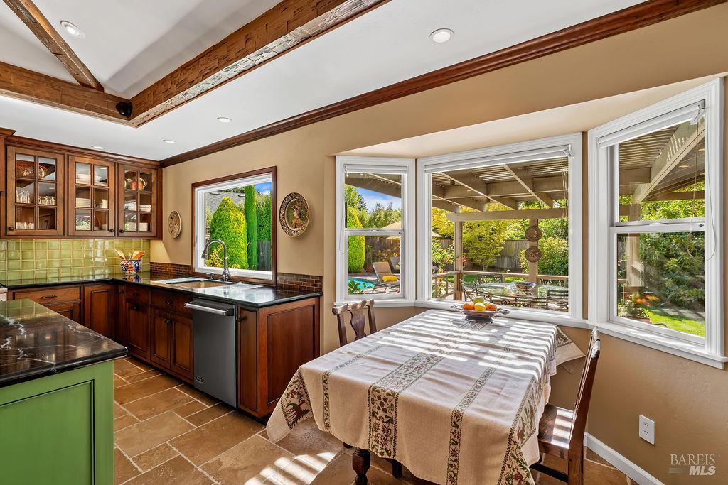 1816 Sherwood Circle Santa Rosa CA 95405