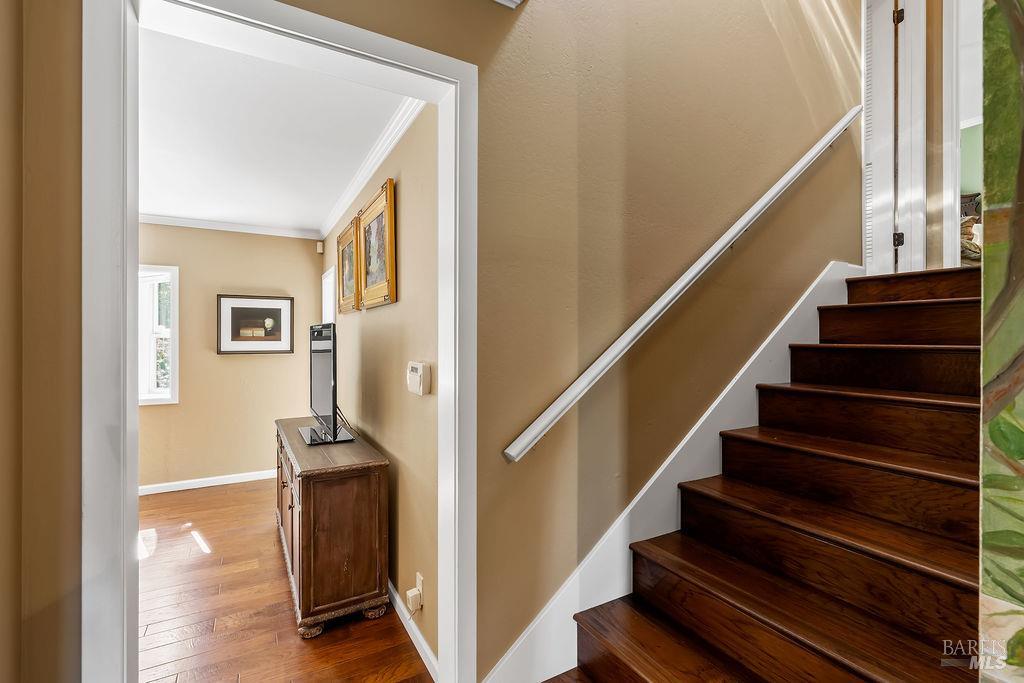 1816 Sherwood Circle Santa Rosa CA 95405