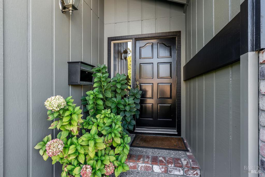 1816 Sherwood Circle Santa Rosa CA 95405