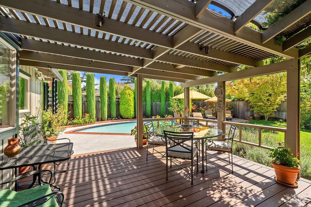 1816 Sherwood Circle Santa Rosa CA 95405