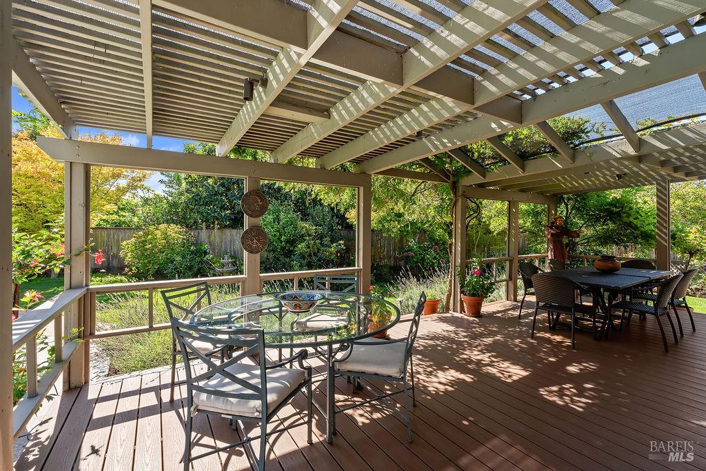 1816 Sherwood Circle Santa Rosa CA 95405