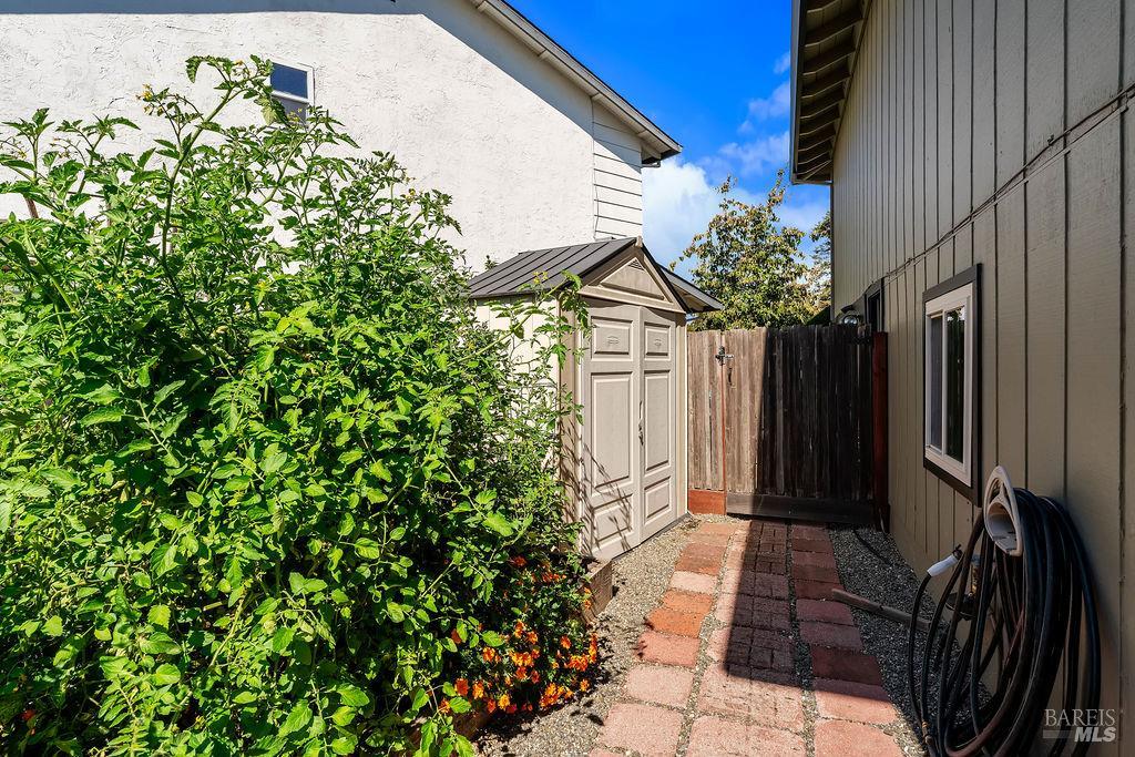 1816 Sherwood Circle Santa Rosa CA 95405