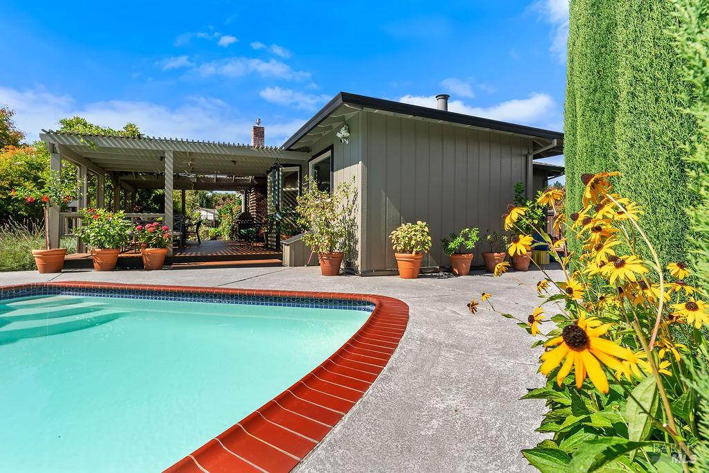 1816 Sherwood Circle Santa Rosa CA 95405