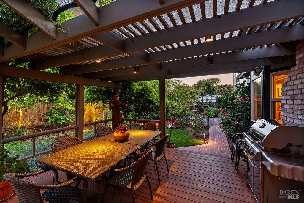1816 Sherwood Circle Santa Rosa CA 95405