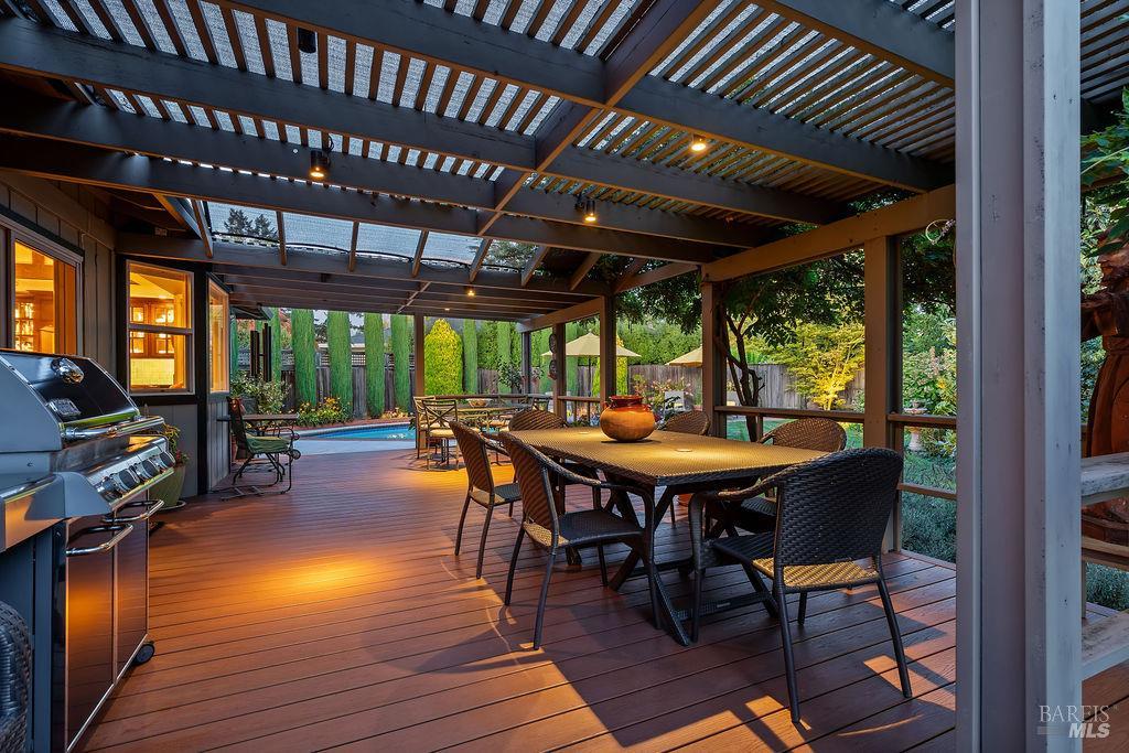 1816 Sherwood Circle Santa Rosa CA 95405