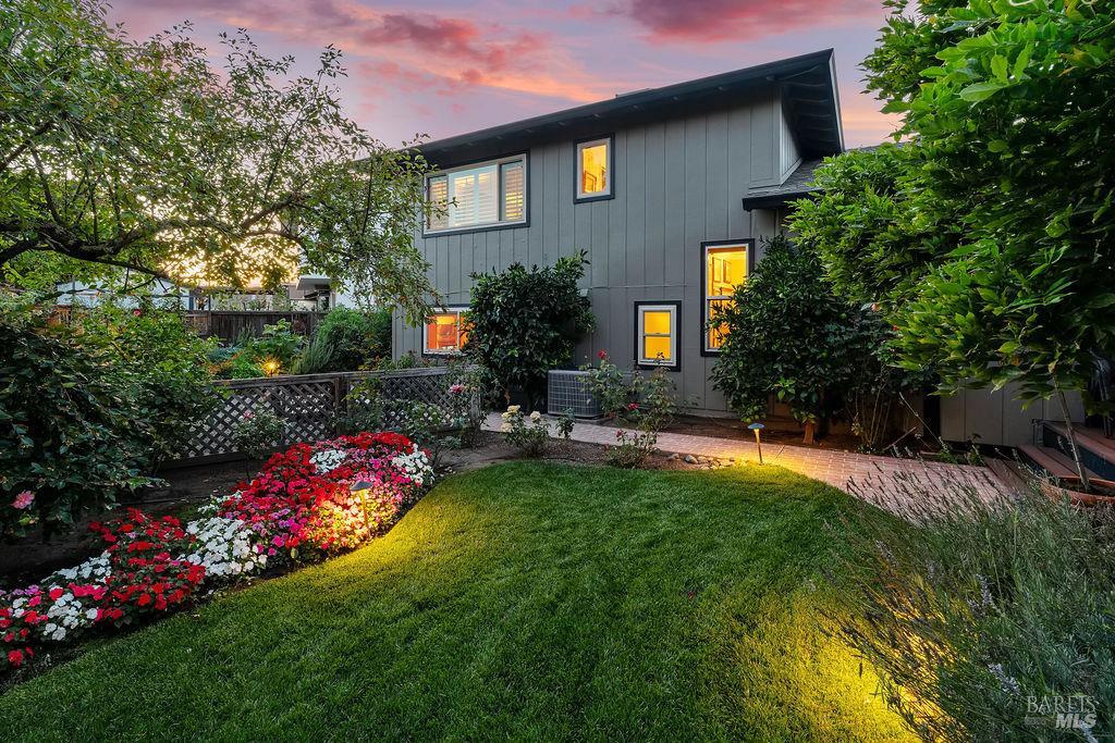1816 Sherwood Circle Santa Rosa CA 95405