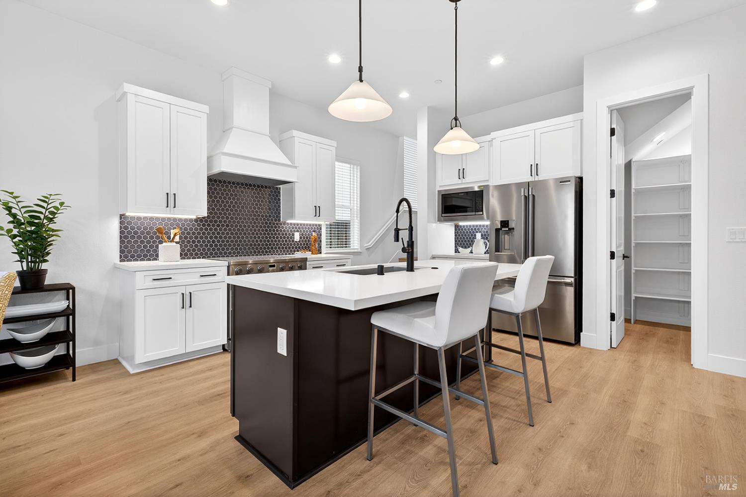 333 Cornell Street Windsor CA 9549