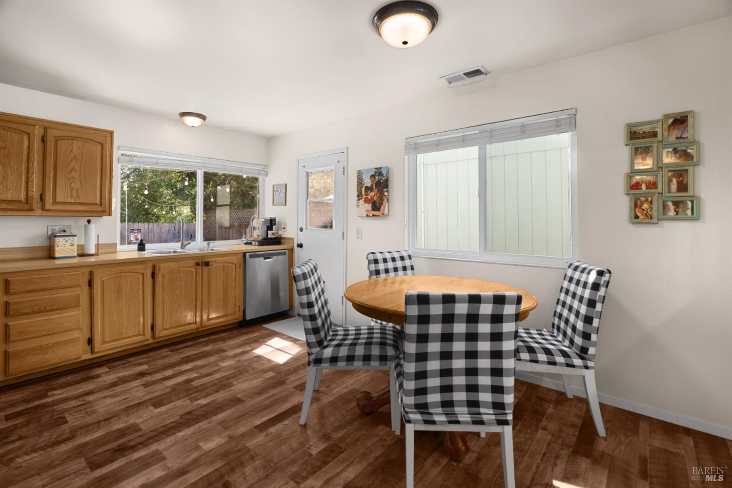 1918 Greeneich Avenue Santa Rosa CA 95401