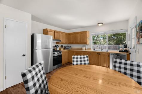 1918 Greeneich Avenue Santa Rosa CA 95401