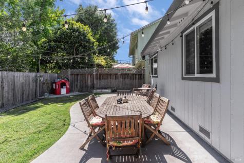 1918 Greeneich Avenue Santa Rosa CA 95401