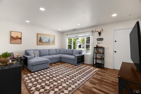1918 Greeneich Avenue Santa Rosa CA 95401