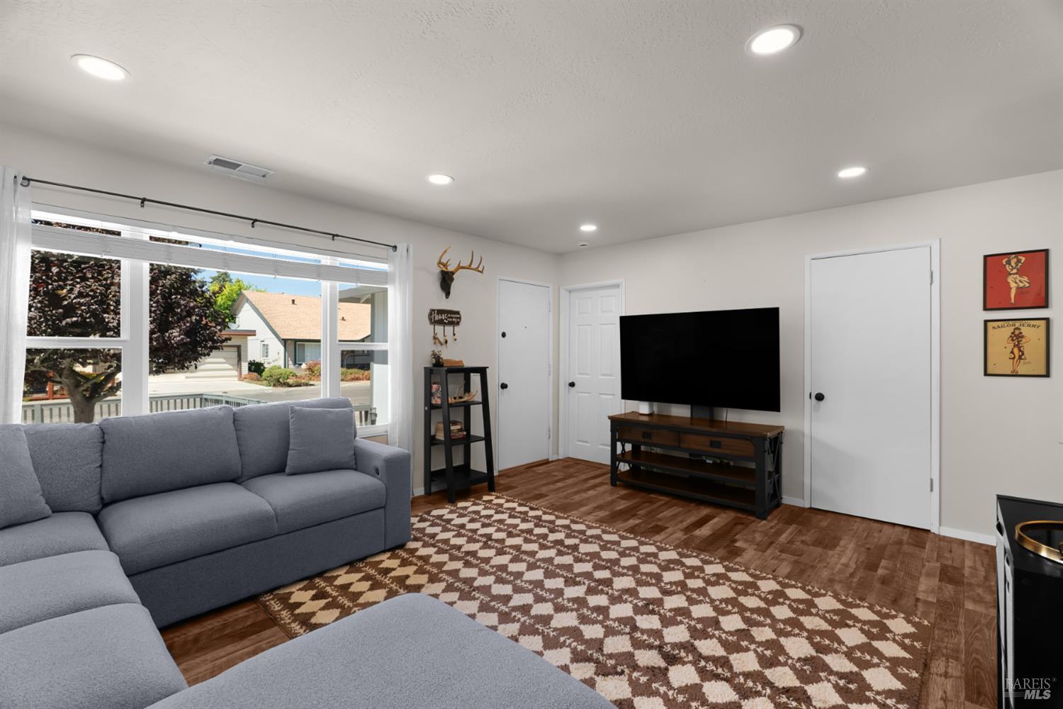 1918 Greeneich Avenue Santa Rosa CA 95401