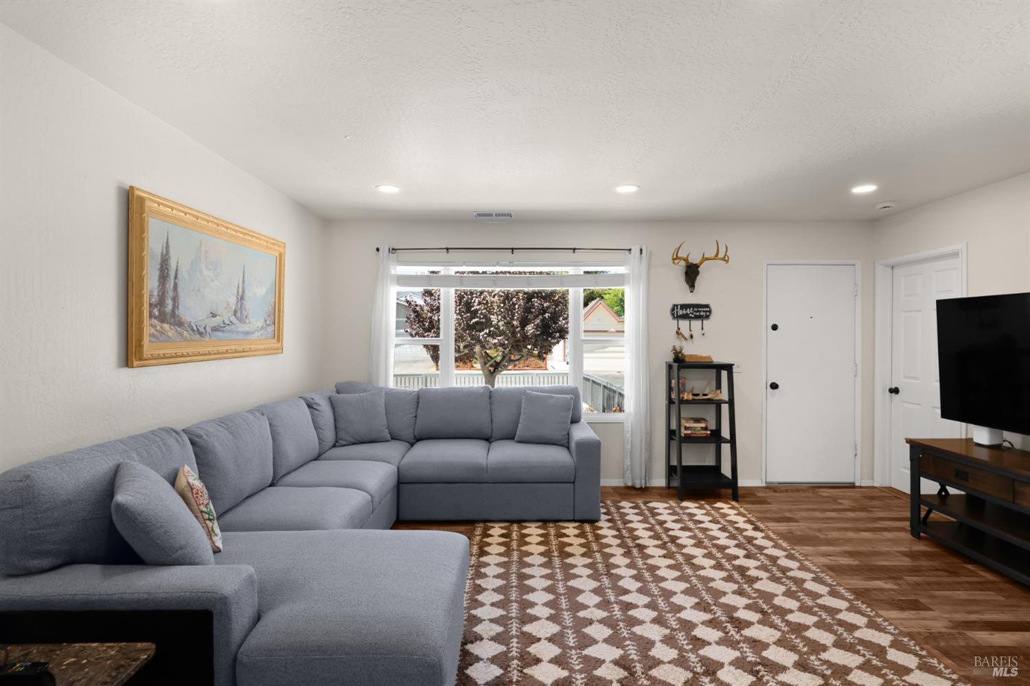 1918 Greeneich Avenue Santa Rosa CA 95401