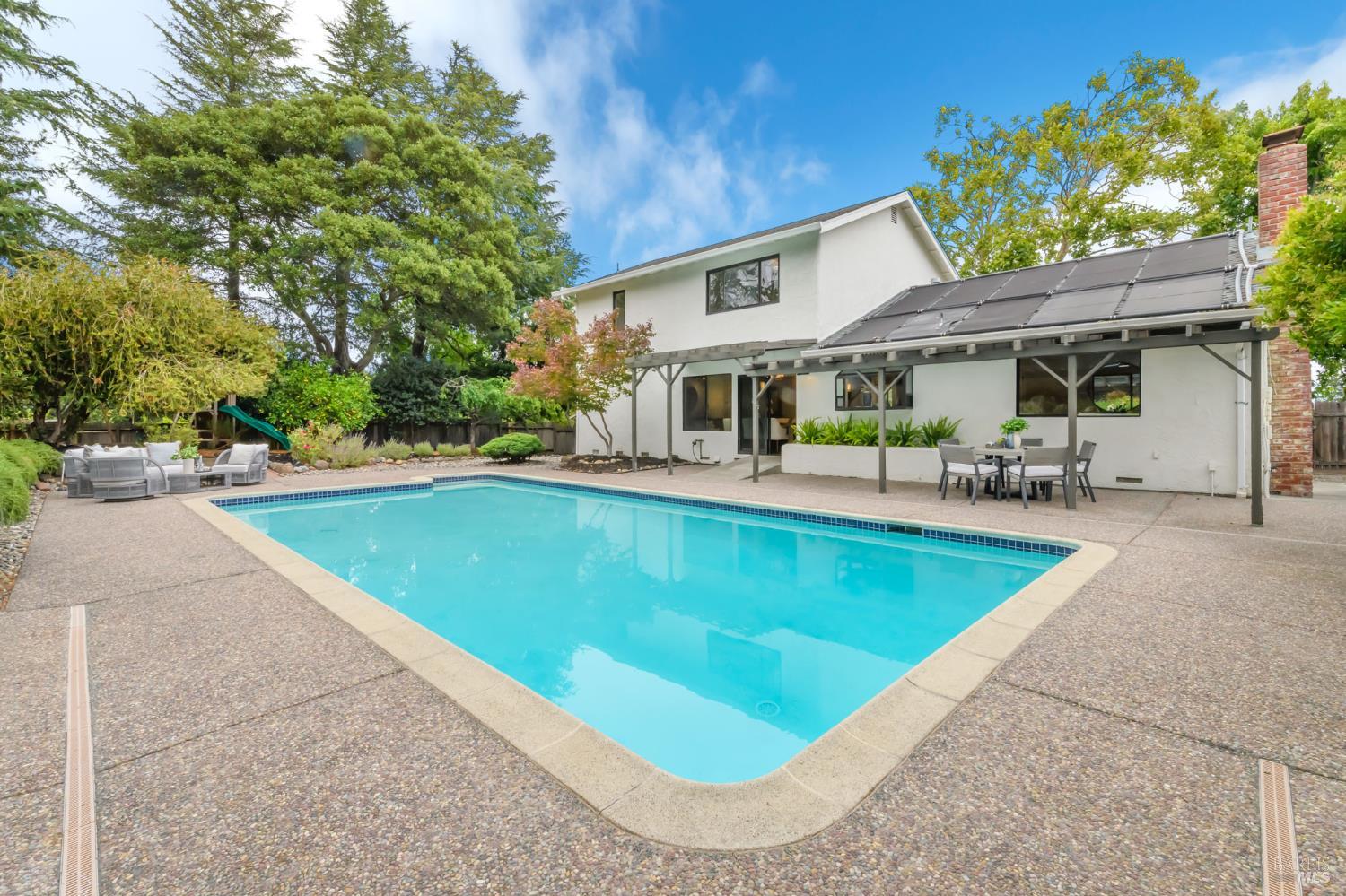 727 Cindy Lane Petaluma CA 94952