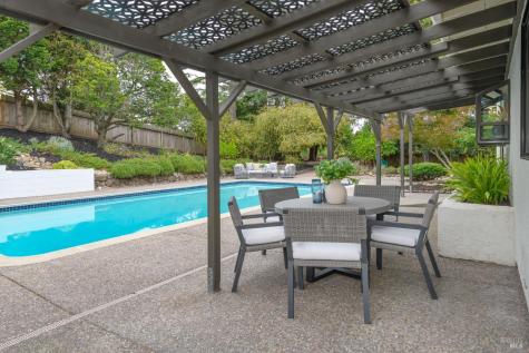 727 Cindy Lane Petaluma CA 94952