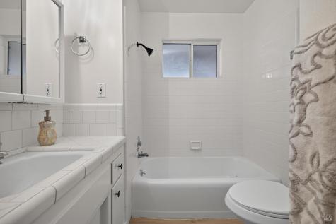 2530 Tamarisk Drive Santa Rosa CA 95405