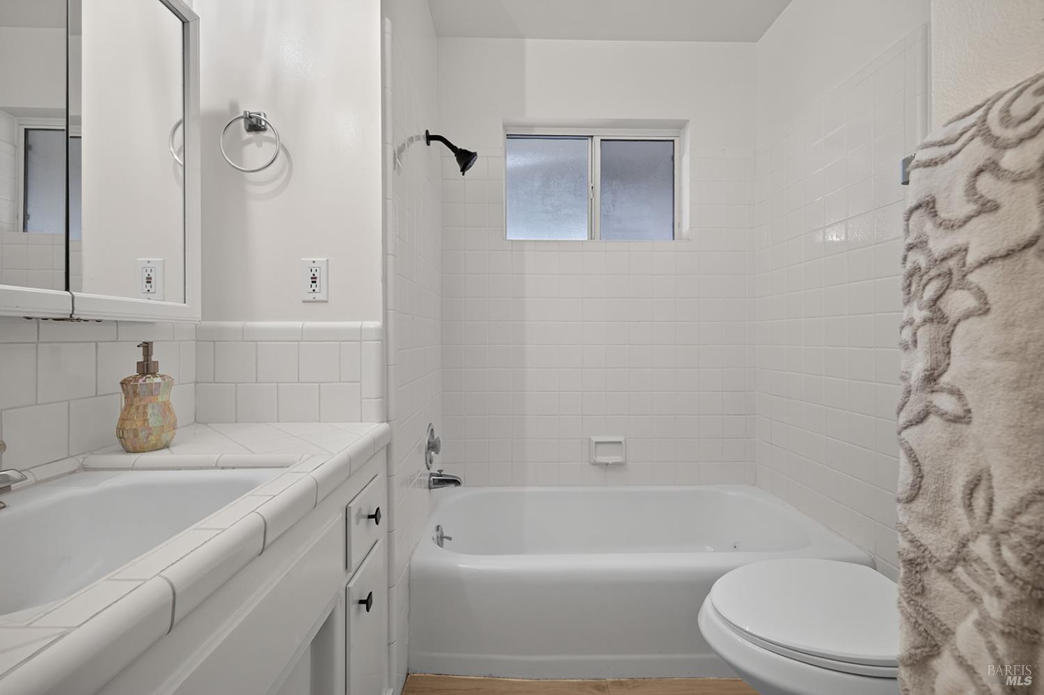 2530 Tamarisk Drive Santa Rosa CA 95405