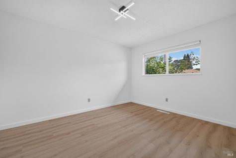 2530 Tamarisk Drive Santa Rosa CA 95405