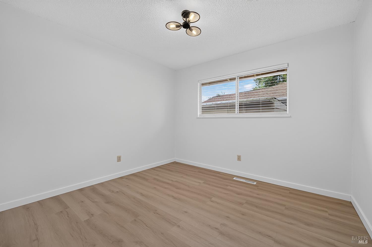 2530 Tamarisk Drive Santa Rosa CA 95405