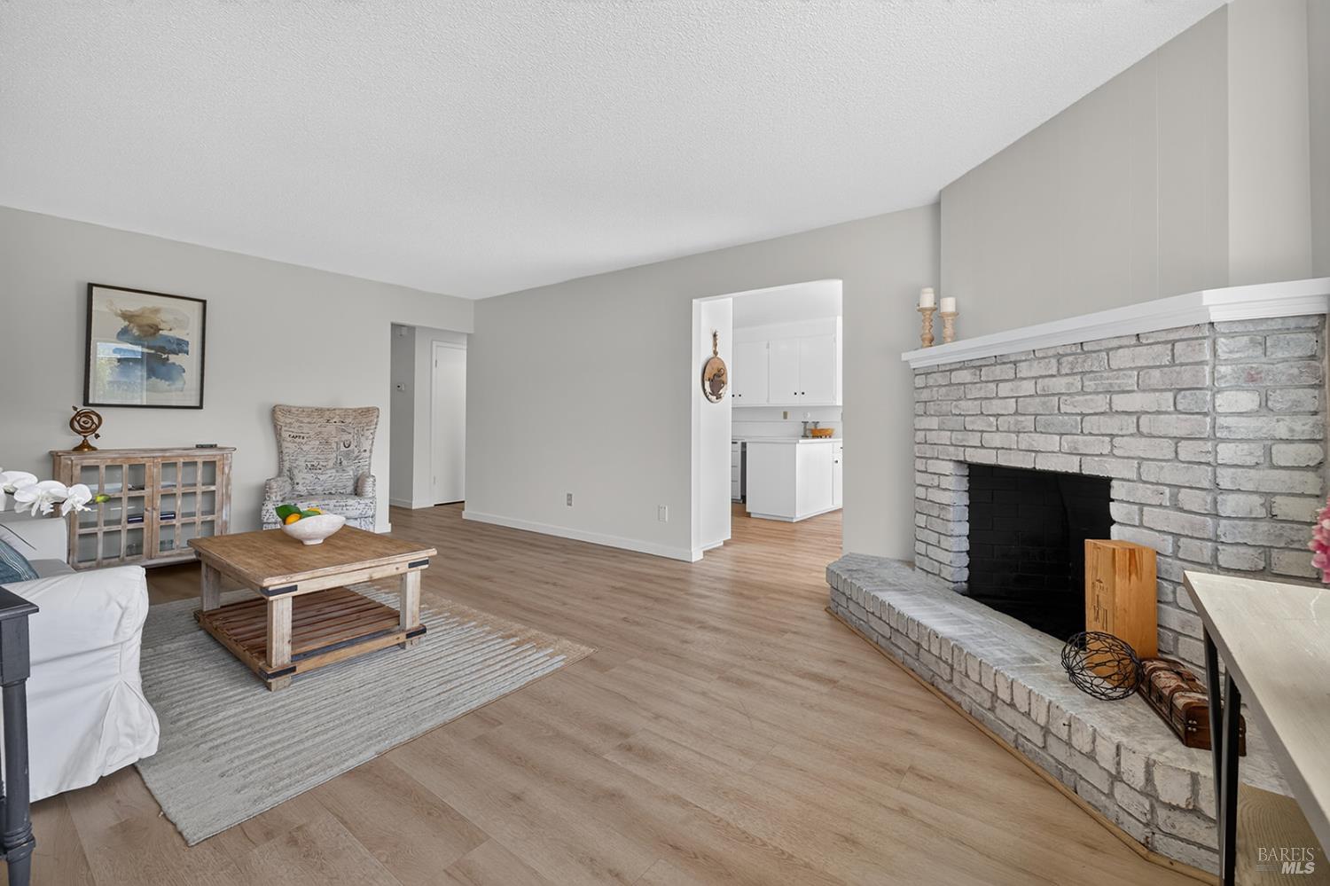 2530 Tamarisk Drive Santa Rosa CA 95405