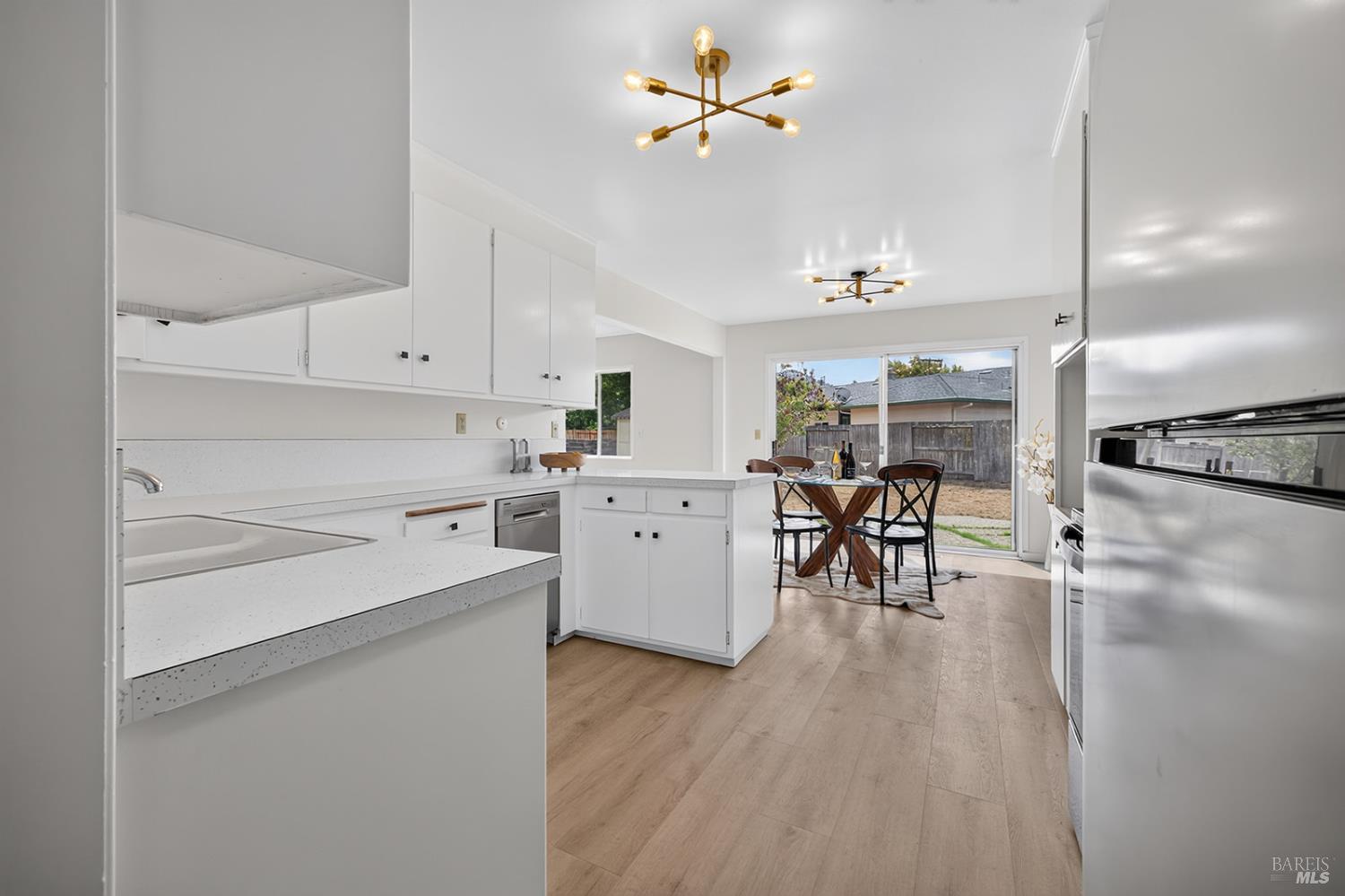 2530 Tamarisk Drive Santa Rosa CA 95405