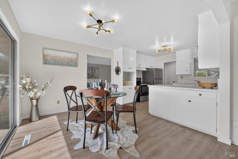 2530 Tamarisk Drive Santa Rosa CA 95405