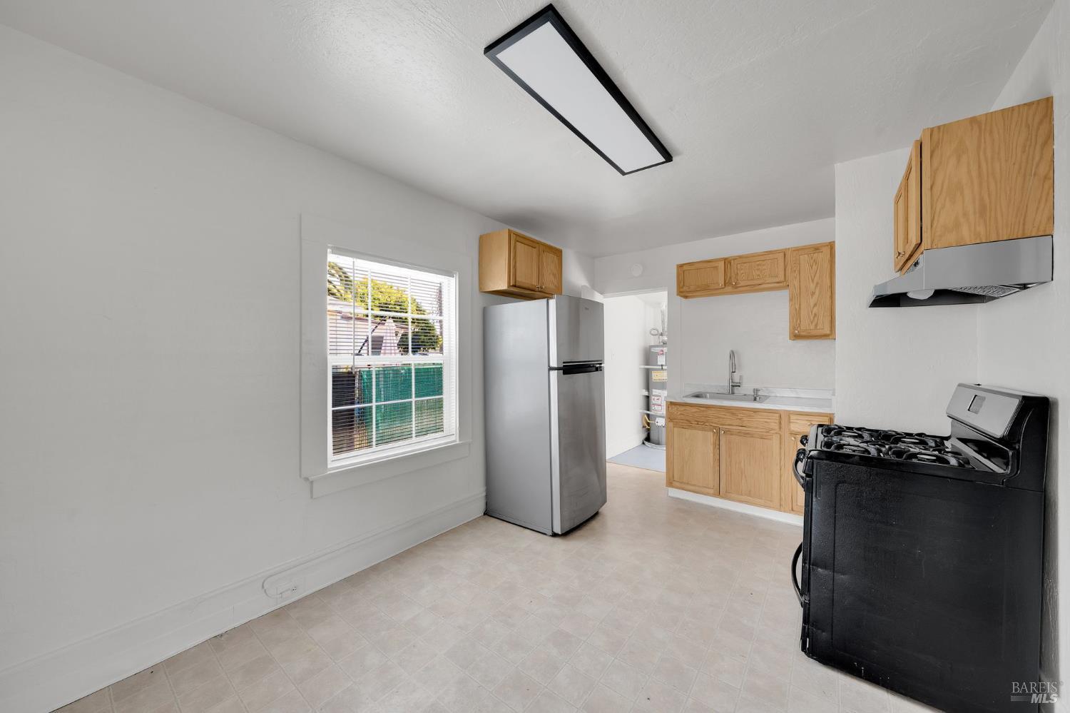 445 Benicia Road Vallejo CA 94590