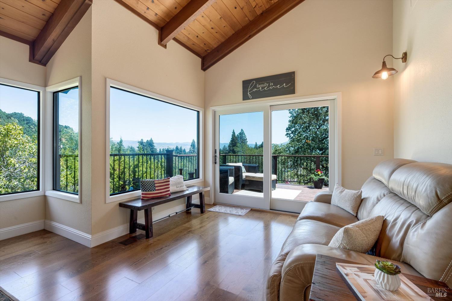 10 Skycrest Way Napa CA 94558