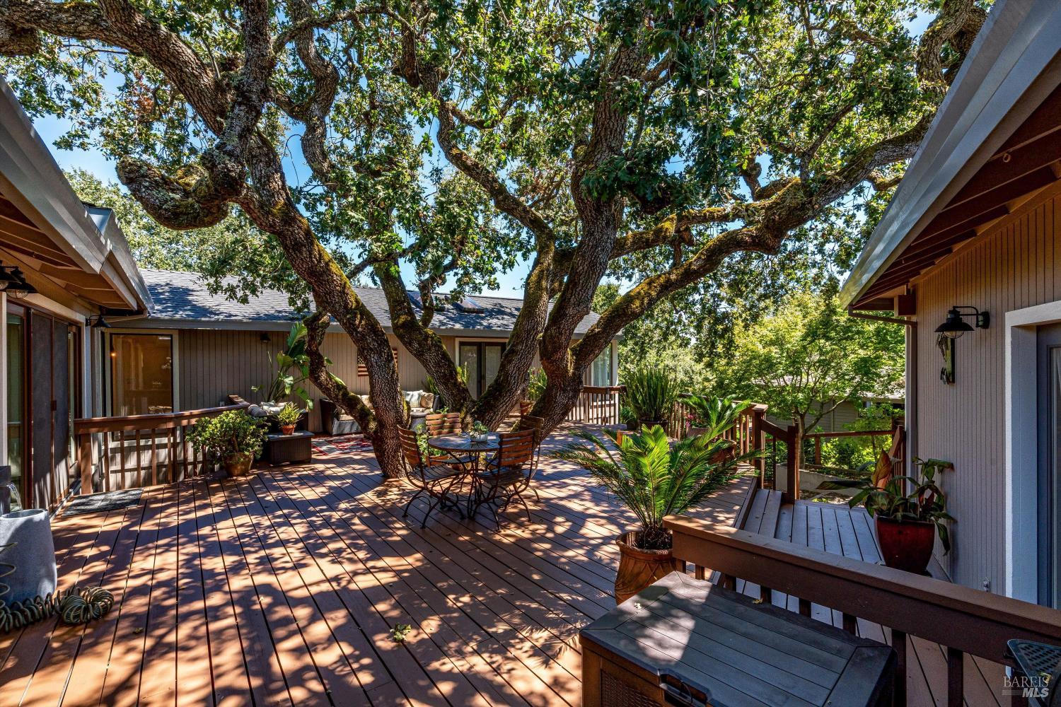10 Skycrest Way Napa CA 94558