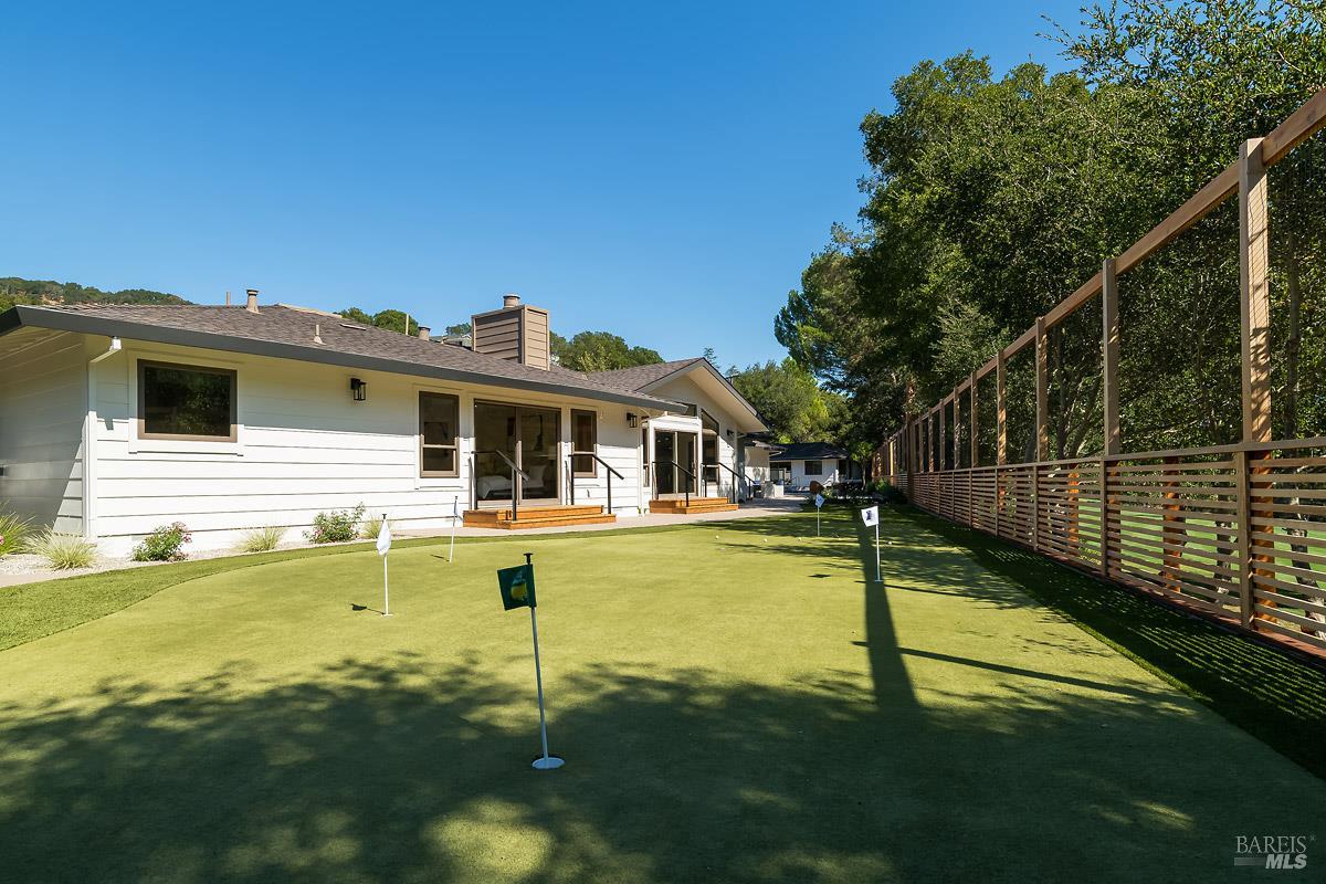 23 Prestwick Court Novato CA 94949