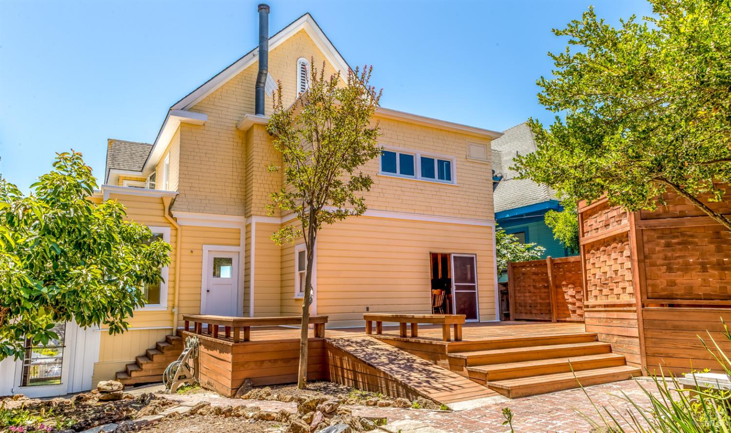 912 York Street Vallejo CA 94590