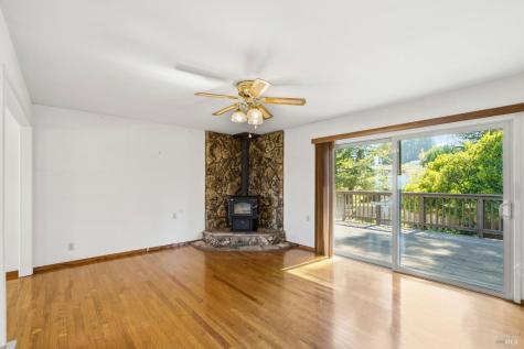 1982 Coffee Lane Sebastopol CA 95472