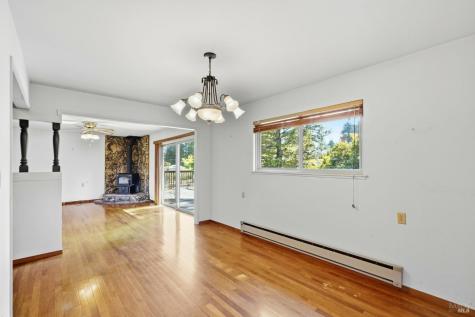 1982 Coffee Lane Sebastopol CA 95472