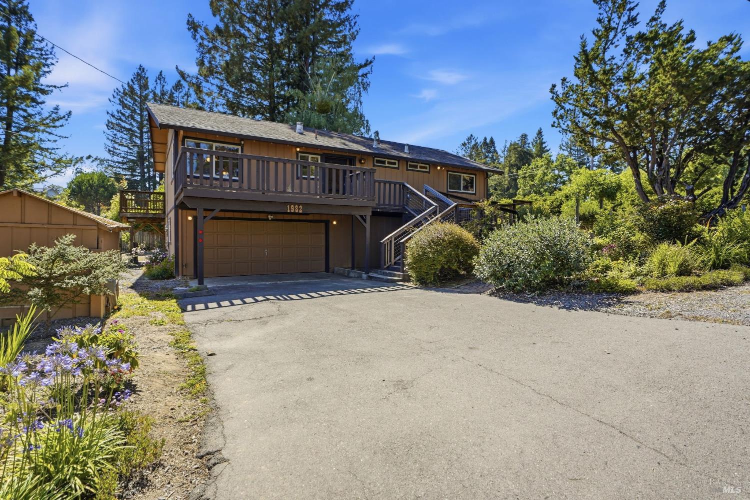 1982 Coffee Lane Sebastopol CA 95472