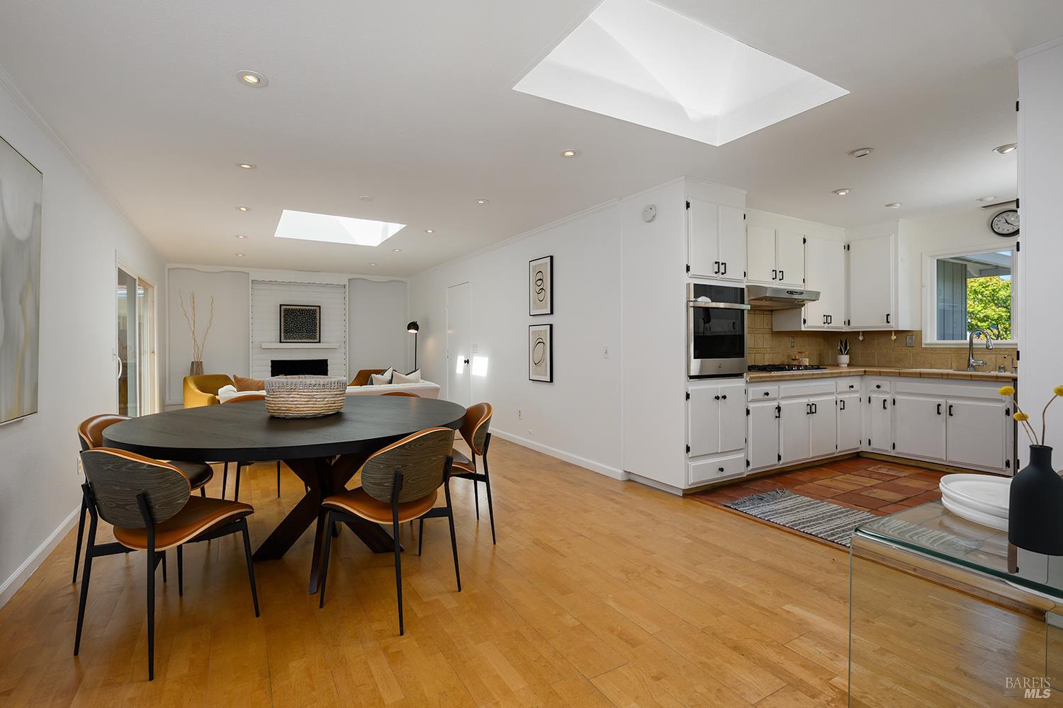 1015 Manor Drive Sonoma CA 95476