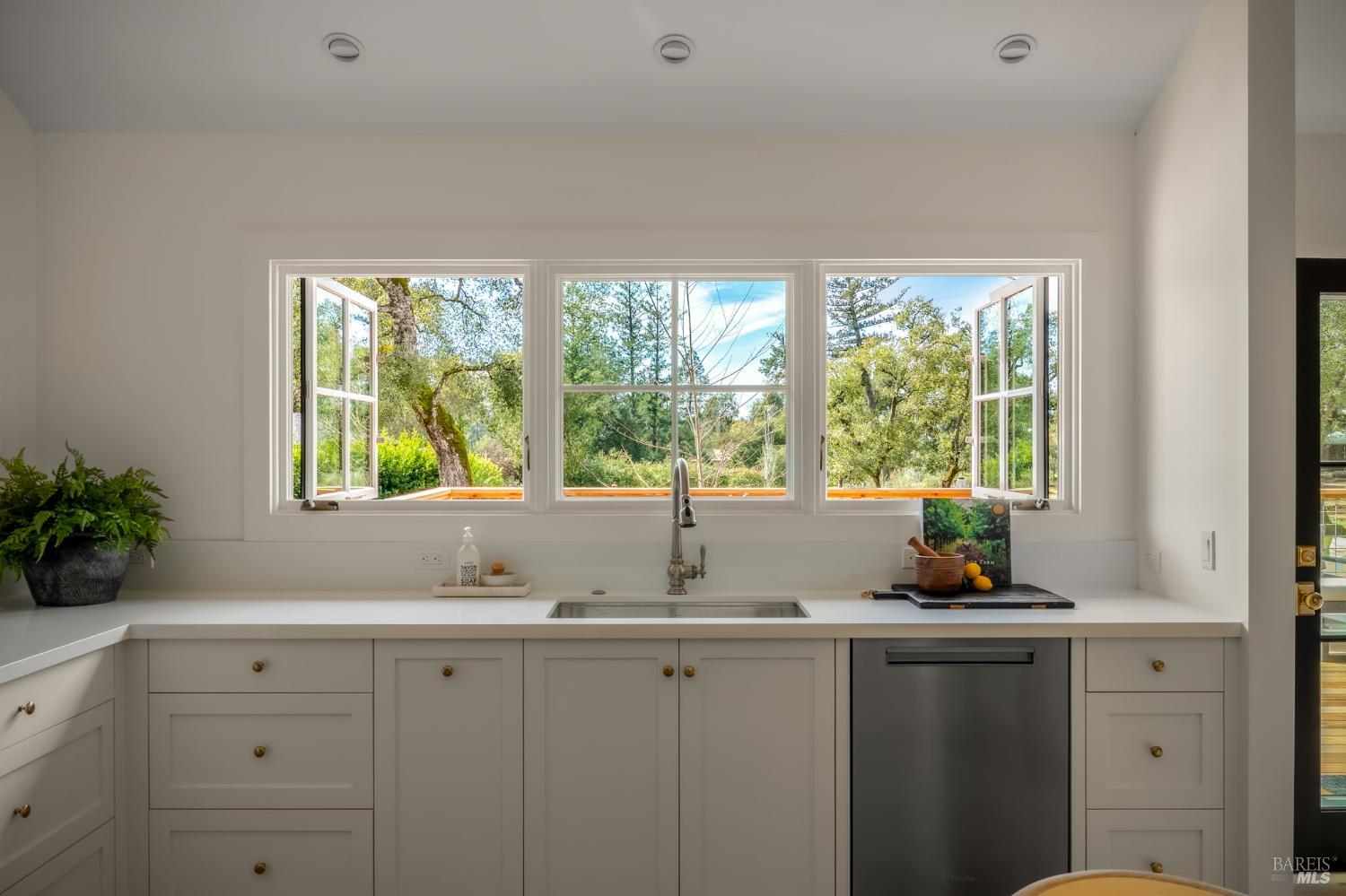 340 White Cottage Road S Angwin CA 94508