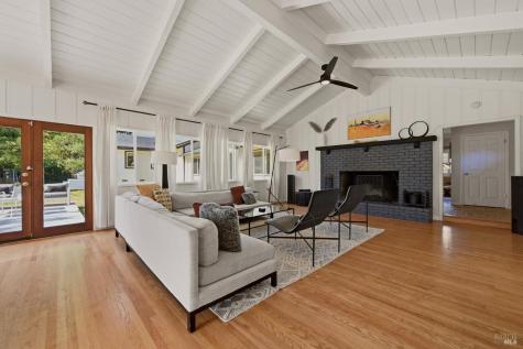 8174 Whited Road Sebastopol CA 95472