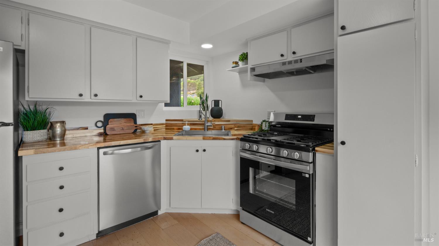 2595 Center Road Novato CA 94947