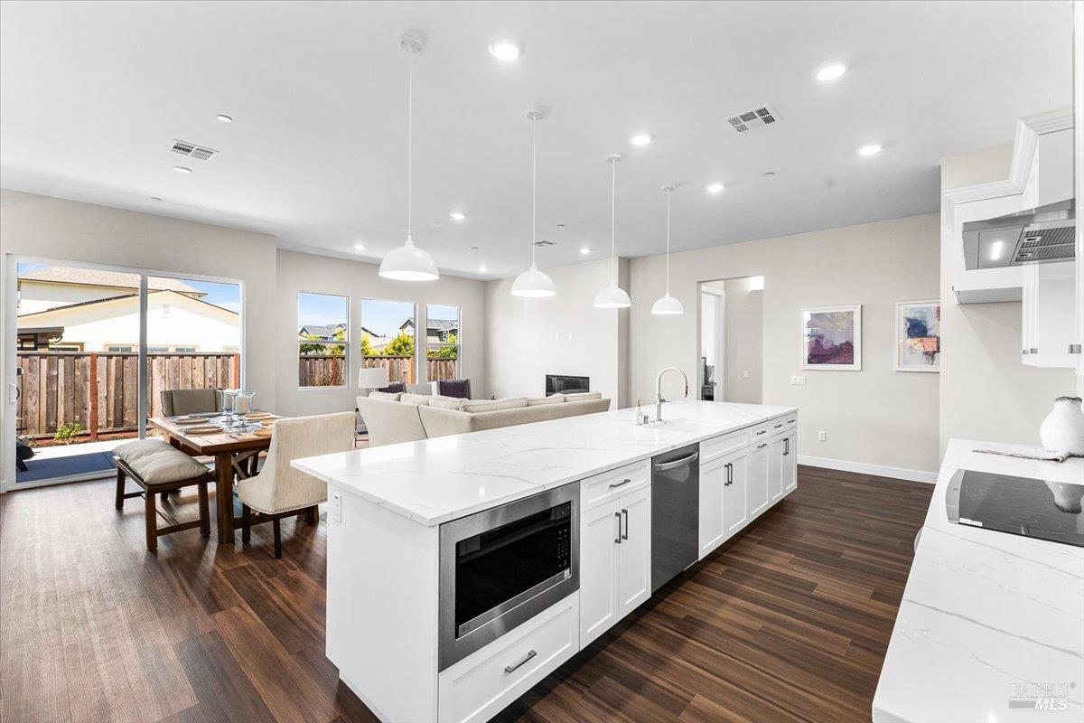 7301 Willowglen Drive Rohnert Park CA 94928