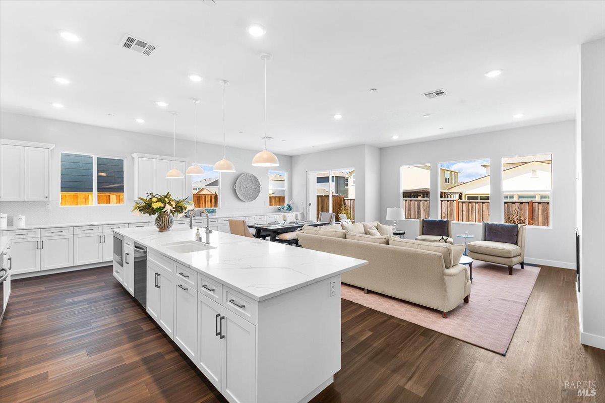 7301 Willowglen Drive Rohnert Park CA 94928