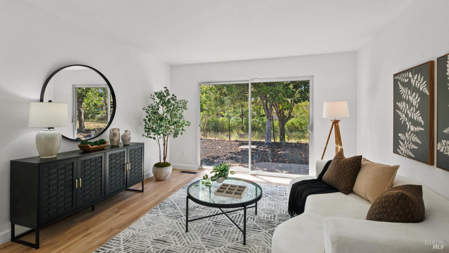 261 Redwood Circle Petaluma CA 94954
