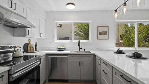 261 Redwood Circle Petaluma CA 94954